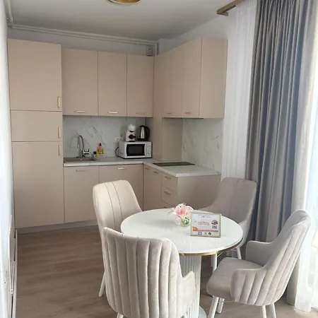アパート Sunrise La Mare Mamaia Nord コンスタンツァ